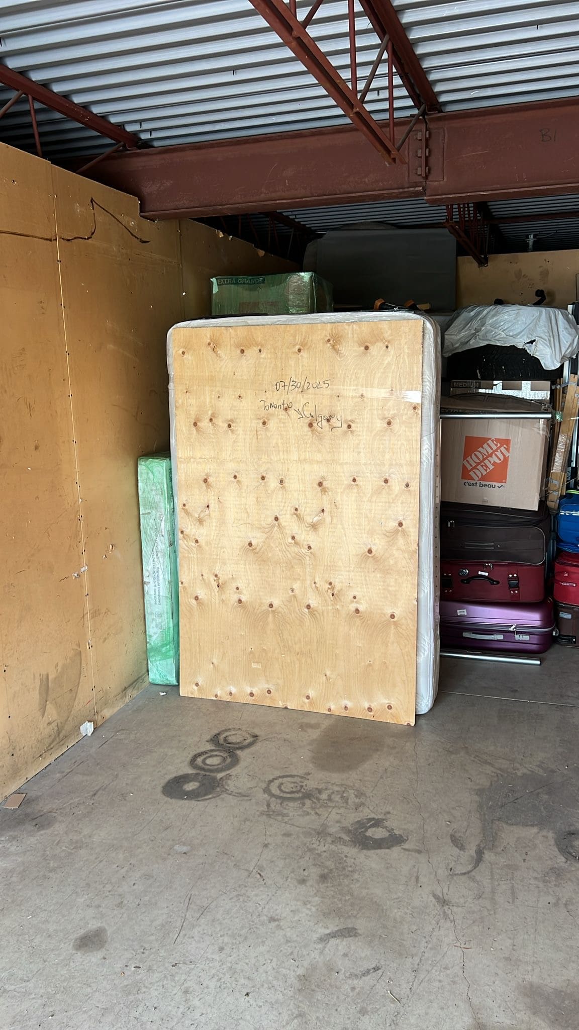 Moving team and protected belongings