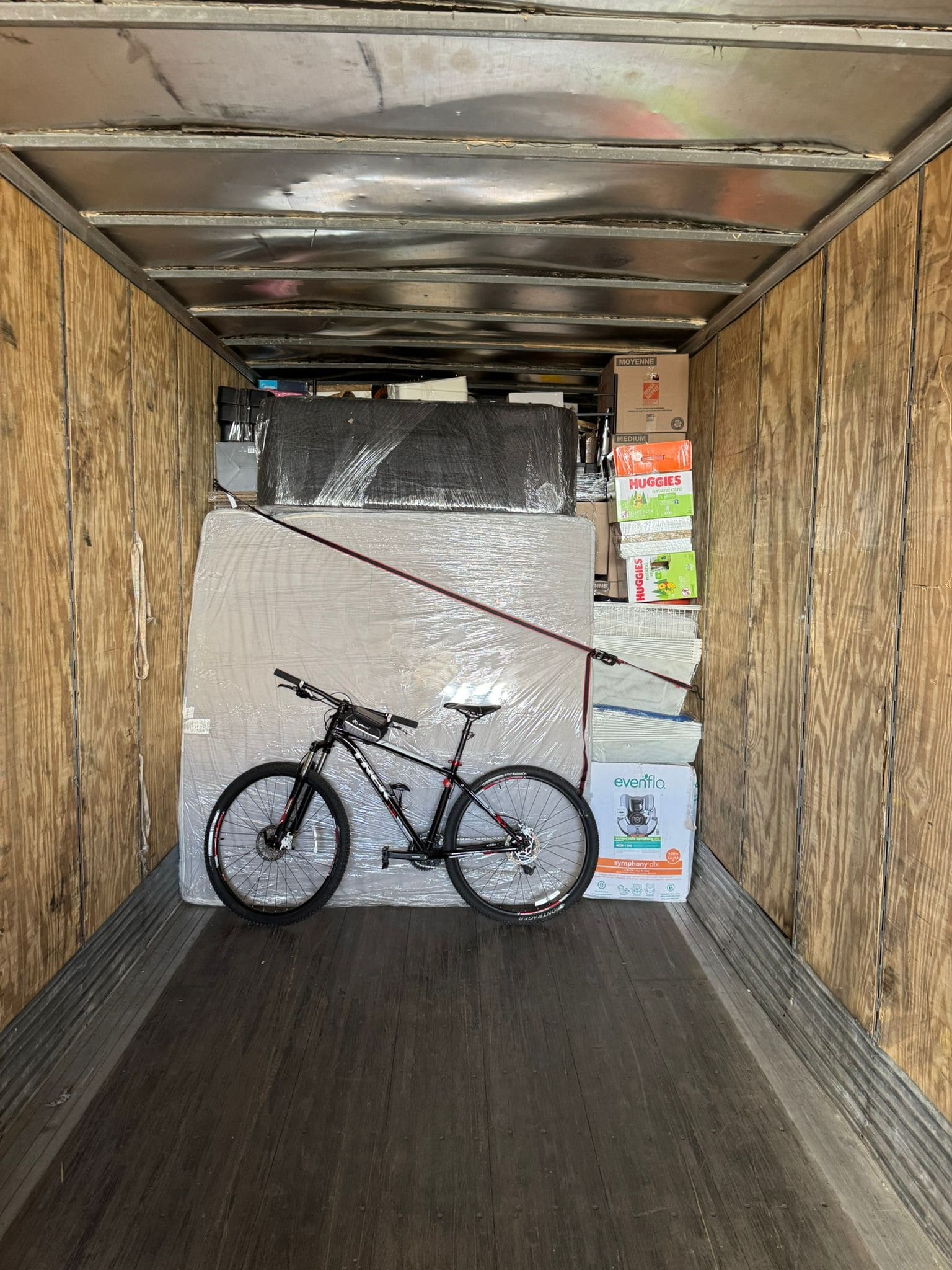Moving team and protected belongings