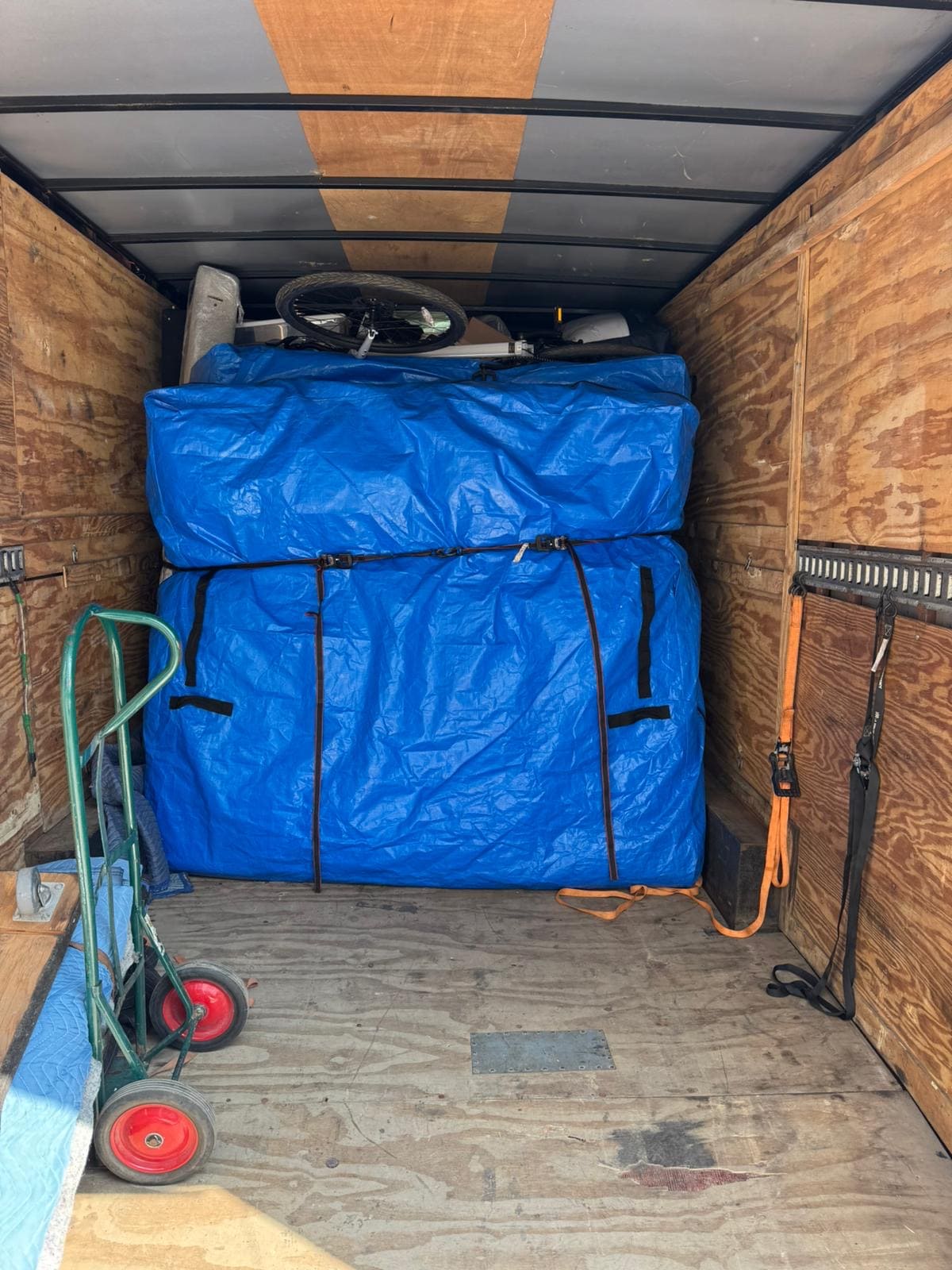 Moving team and protected belongings