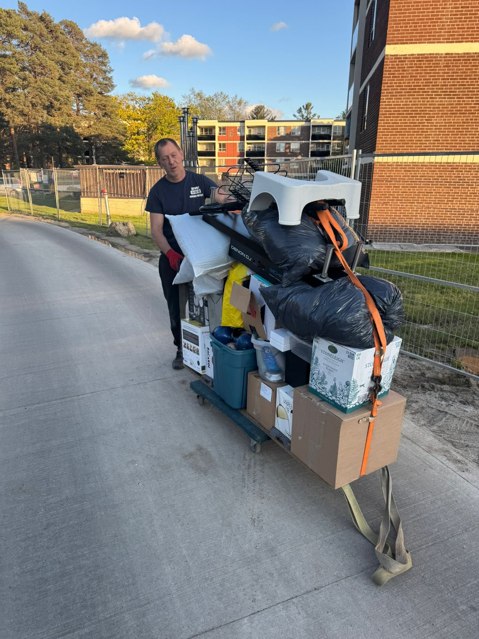 Oshawa trailer unloading and unpacking