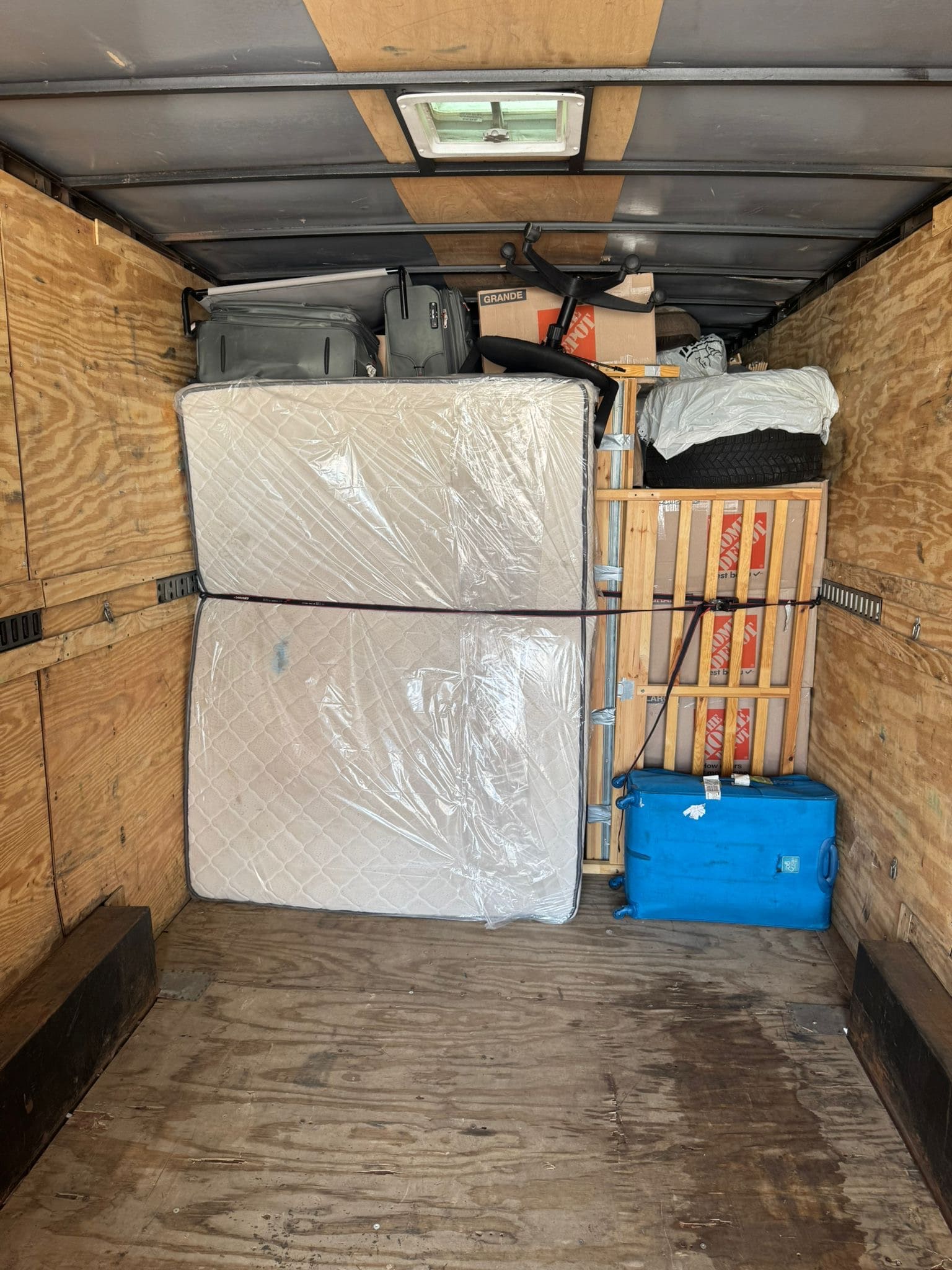 Moving team and protected belongings