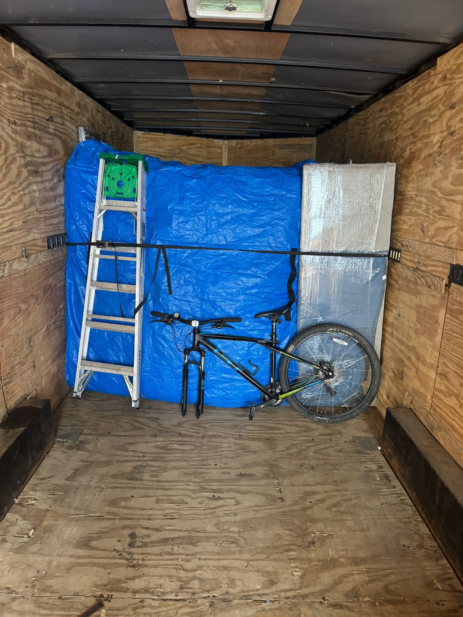 Moving team and protected belongings